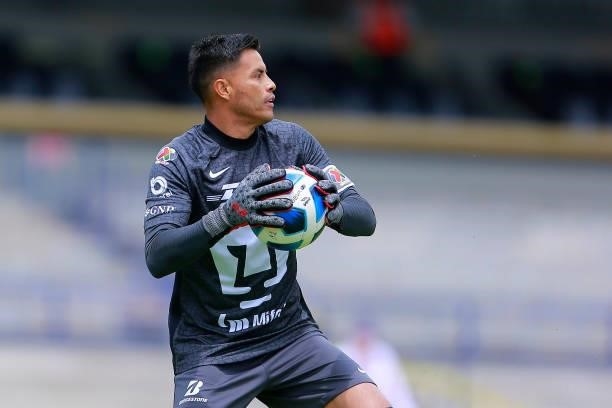 Alfredo Talavera, goalkeeper of Pumas, controls the ball during the 6th round match between Pumas UNAM and Puebla as part of the Torneo Grita Mexico...