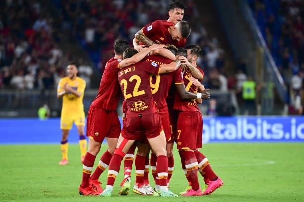 Roma players celebrate during the Serie A match between AS Roma and ACF Fiorentina at Stadio Olimpico on August 22, 2021 in Rome, Italy.