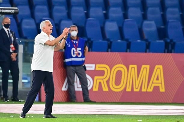 Roma coach Josè Mourinho reacts during the Serie A match between AS Roma and ACF Fiorentina at Stadio Olimpico on August 22, 2021 in Rome, Italy.
