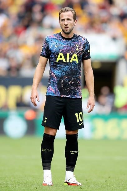 Harry Kane of Tottenham Hotspur looks on during the Premier League match between Wolverhampton Wanderers and Tottenham Hotspur at Molineux on August...