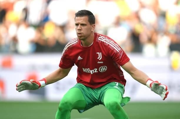 Wojciech Szczesny of Juventu of Juventus warms up before the Serie A match between Udinese Calcio v Juventus at Dacia Arena on August 22, 2021 in...