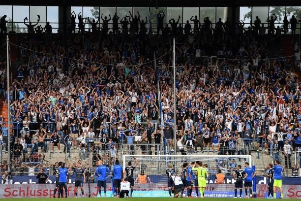 Players of Bochum celebrate after the Bundesliga match between VfL Bochum and 1. FSV Mainz 05 at Vonovia Ruhrstadion on August 21, 2021 in Bochum,...