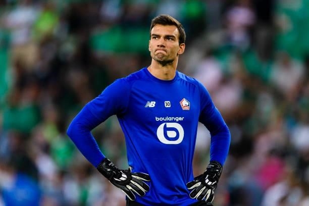 Goalkeeper Léo Jardim of Lille warming up during the Ligue 1 Uber Eats match between Saint Etienne and Lille at Stade Geoffroy-Guichard on August 21,...