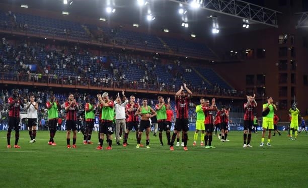 Players of AC Milan celebrate at the end of the Serie A match between UC Sampdoria v AC Milan at Stadio Luigi Ferraris on August 23, 2021 in Genoa,...