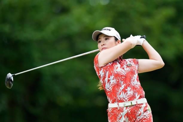Kaori Makitani of Japan hits her tee shot on the 1st hole during the first round of the San-In Goen Musubi Ladies at Daisenheigen Golf Club on August...