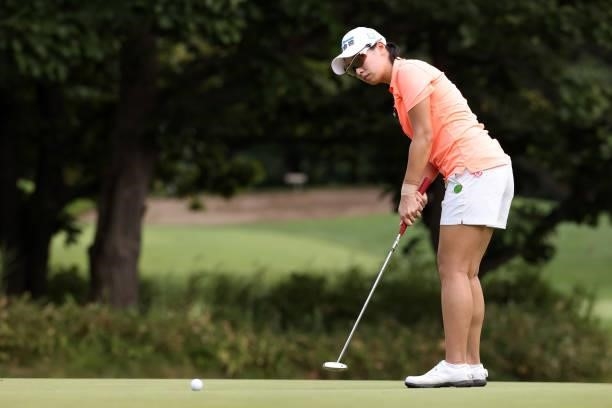 Phoebe Yao of Chinese Taipei attempts a putt on the 2nd green during the first round of the Nitori Ladies at Otaru Country Club on August 26, 2021 in...