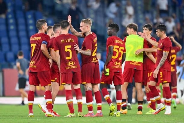 Matías Viña of AS Roma and teammates celebrate the victory at the end of the UEFA Conference League Play-Offs Leg Two match between AS Roma and...