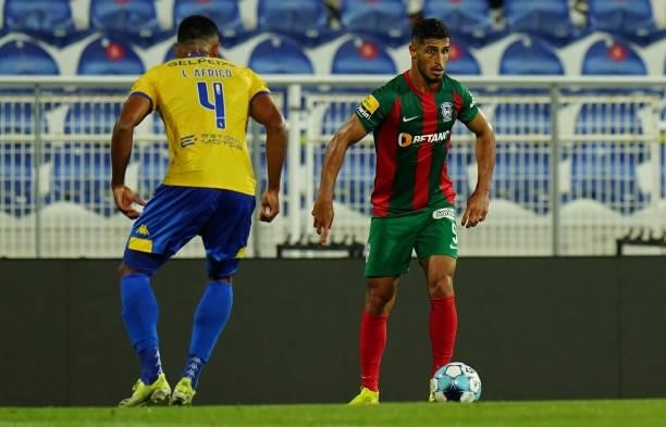 Ali Alipour of CS Maritimo in action during the Liga Bwin match between GD Estoril Praia and CS Maritimo at Estadio Antonio Coimbra da Mota on August...