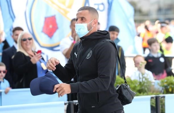 Kyle Walker of Manchester City arrives at the stadium prior to the Premier League match between Manchester City and Arsenal at Etihad Stadium on...