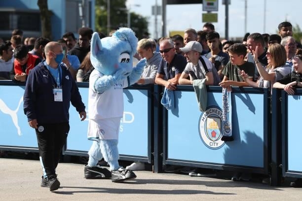 Manchester City Mascot Moonbeam greets fans prior to the Premier League match between Manchester City and Arsenal at Etihad Stadium on August 28,...