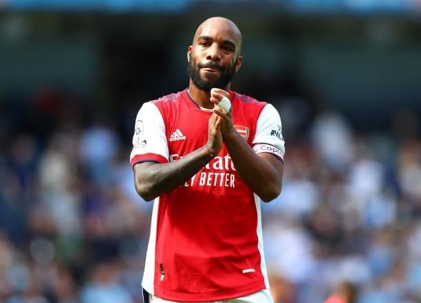 Alexandre Lacazette of Arsenal applauds the fans after the Premier League match between Manchester City and Arsenal at Etihad Stadium on August 28,...