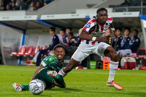 Kenneth Paal of PEC Zwolle and Derrick Kohn of Willem II during the Dutch Eredivisie match between Willem II and PEC Zwolle at Koning Willem II...