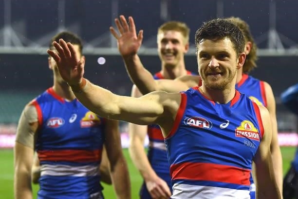 Taylor Duryea and his Bulldogs team mates celebrate winning the AFL First Elimination Final match between Western Bulldogs and Essendon Bombers at...