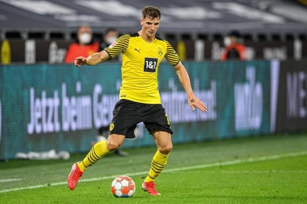 Thimas Meunier of Dortmund runs with the ball during the Bundesliga match between Borussia Dortmund and TSG Hoffenheim at Signal Iduna Park on August...