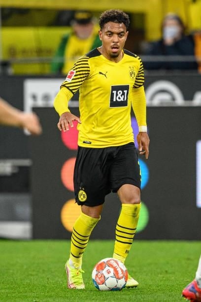 Donyell Malen of Dortmund runs with the ball during the Bundesliga match between Borussia Dortmund and TSG Hoffenheim at Signal Iduna Park on August...