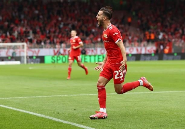 Niko Giesselmann of 1.FC Union Berlin celebrates after scoring their sides first goal during the Bundesliga match between 1. FC Union Berlin and...
