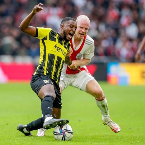 Riechedly Bazoer of Vitesse, Davy Klaassen of Ajax during the Dutch Eredivisie match between Ajax and Vitesse at Johan Cruijff ArenA on August 29,...