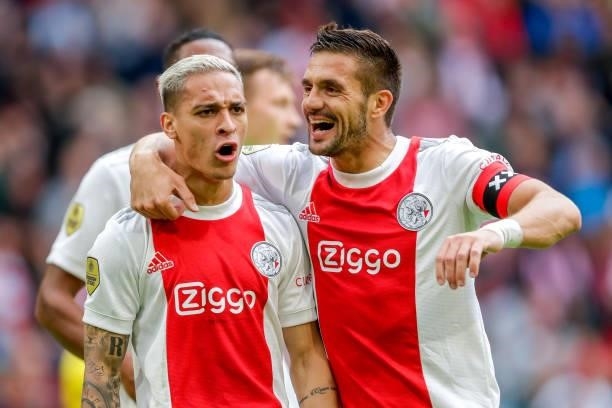 Antony of Ajax is celebrating his goal with Dusan Tadic of Ajax during the Dutch Eredivisie match between Ajax and Vitesse at Johan Cruijff ArenA on...