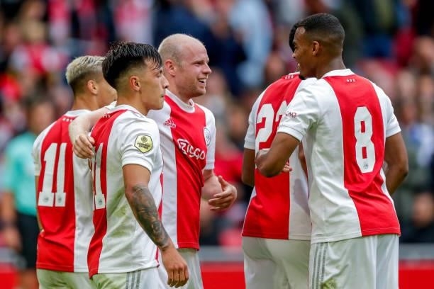 Davy Klaassen of Ajax is celebrating his goal with Lisandro Martinez of Ajax, Ryan Gravenberch of Ajax during the Dutch Eredivisie match between Ajax...