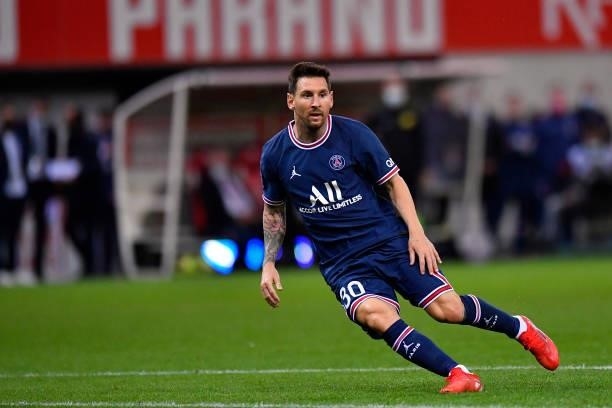 Lionel Messi of Paris Saint-Germain runs for the ball during the Ligue 1 Uber Eats match between Reims and Paris Saint Germain at Stade Auguste...
