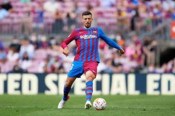 Clement Lenglet of FC Barcelona controls the ball during the La Liga Santander match between FC Barcelona and Getafe CF at Camp Nou on August 29,...