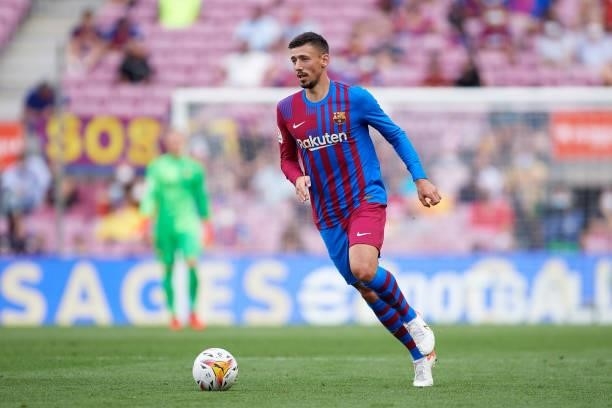 Clement Lenglet of FC Barcelona runs with the ball during the La Liga Santander match between FC Barcelona and Getafe CF at Camp Nou on August 29,...