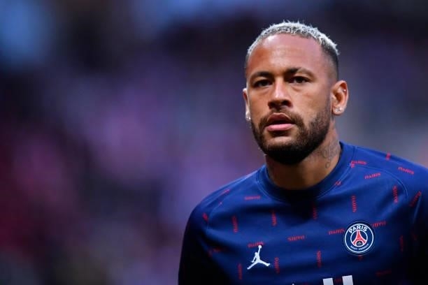 Neymar Jr of Paris Saint-Germain warms up before the Ligue 1 Uber Eats match between Reims and Paris Saint Germain at Stade Auguste Delaune on August...