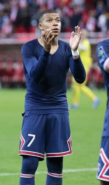 Kylian Mbappe of PSG salutes the supporters following the Ligue 1 Uber Eats match between Stade Reims and Paris Saint Germain at Stade Auguste...