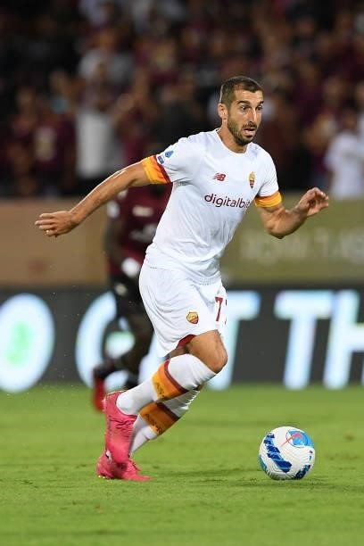 Henrikh Mkhitaryan of AS Roma during the Serie A match between US Salernitana and AS Roma at Stadio Arechi on August 29, 2021 in Salerno, Italy.