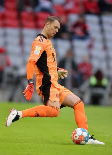 Manuel Neuer of Bayern Muenchen runs with the ball during the Bundesliga match between FC Bayern München and Hertha BSC at Allianz Arena on August...