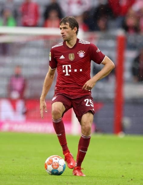 Thomas Mueller of Bayern Muenchen runs with the ball during the Bundesliga match between FC Bayern München and Hertha BSC at Allianz Arena on August...