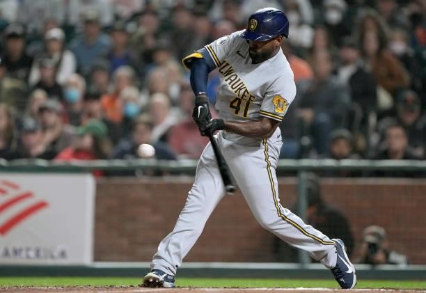 Jackie Bradley Jr. #41 of the Milwaukee Brewers bats against the San Francisco Giants in the top of the eighth inning at Oracle Park on August 30,...