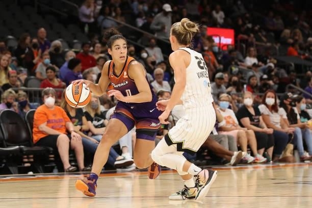 Kia Nurse of the Phoenix Mercury handles the ball during the second half of the WNBA game against the Chicago Sky at the Footprint Center on August...