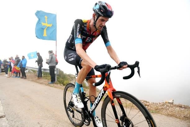 Wouter Poels of Netherlands and Team Bahrain Victorious competes while fans cheer during the 76th Tour of Spain 2021, Stage 18 a 162,6km stage from...