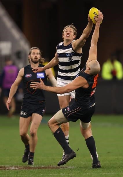Shane Mumford of the Giants and Rhys Stanley of the Cats compete in the ruck during the AFL First Elimination Final match between Geelong Cats and...