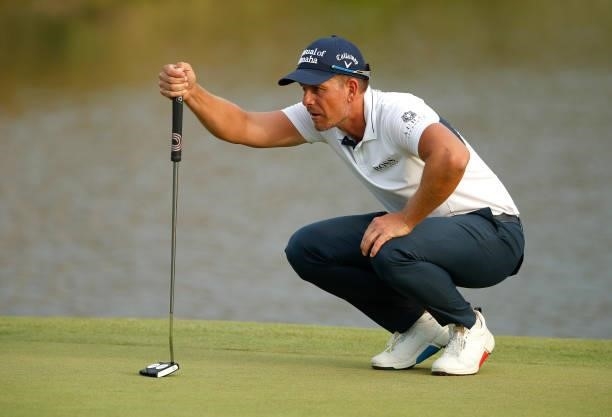 Henrik Stenson of Sweden lines up a putt on the 18th hole during Day Two of The Italian Open at Marco Simone Golf Club on September 03, 2021 in Rome,...