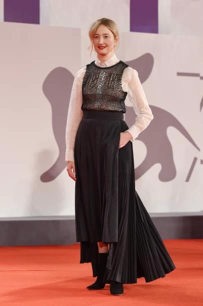 Alba Rohrwacher attends the red carpet of the movie "The Lost Daughter