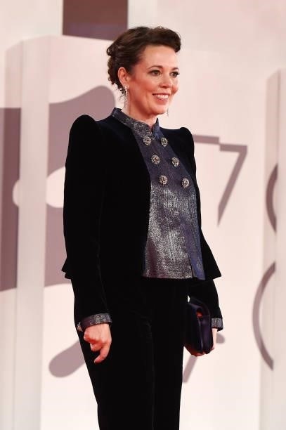 Olivia Colman attends the red carpet of the movie "The Lost Daughter