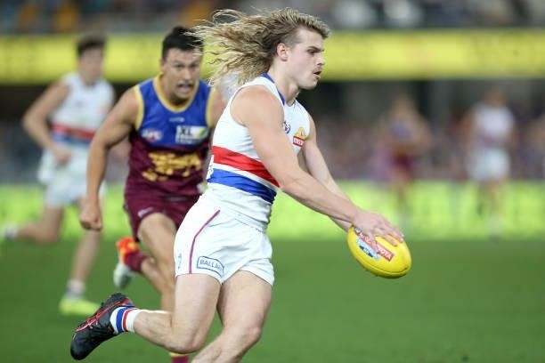 Bailey Smith of the Bulldogs kicks the ball during the AFL 1st Semi Final match between Brisbane Lions and the Western Bulldogs at The Gabba on...