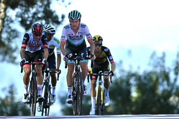 Felix Großschartner of Austria and Team Bora - Hansgrohe crosses the finishing line during the 76th Tour of Spain 2021, Stage 20 a 202,2km km stage...