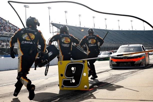 The pit crew of the Bass Pro Shops/TrueTimber/BRCC Chevrolet, driven by Noah Gragson leap into action during the NASCAR Xfinity Series Sport Clips...