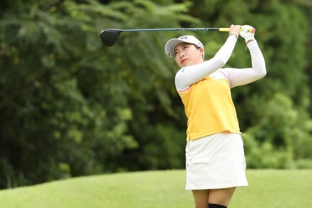 Mizuki Oide of Japants on the 3rd hole during the final round of the Golf5 Ladies at Golf5 Country Yokkaichi Course on September 05, 2021 in...
