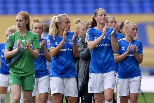 Nicoline Sorensen Hanna Bennison Claire Emslie Sandy MacIver of Everton Women and team mates show appreciation to the fans after the Barclays FA...
