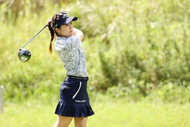 Yuna Nishimura of Japan hits her tee shot on the 2nd hole during the final round of the Golf5 Ladies at Golf5 Country Yokkaichi Course on September...