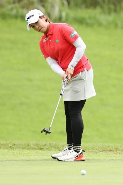 Mayu Hamada of Japan putts on the 2nd hole during the final round of the Golf5 Ladies at Golf5 Country Yokkaichi Course on September 05, 2021 in...