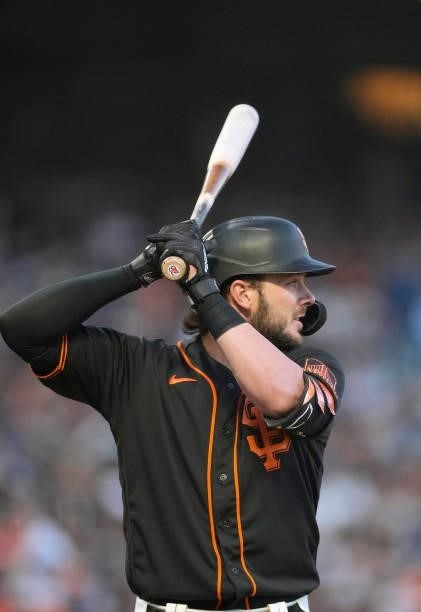 Kris Bryant of the San Francisco Giants bats against the Los Angeles Dodgers in the top of the third inning at Oracle Park on September 04, 2021 in...