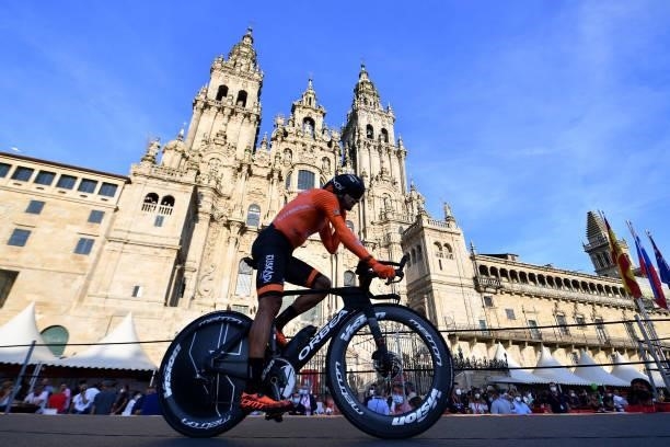 Luis Ángel Maté Mardones of Spain and Team Euskaltel - Euskadi competes in the Plaza del Obradoiro with the Cathedral in the background during the...