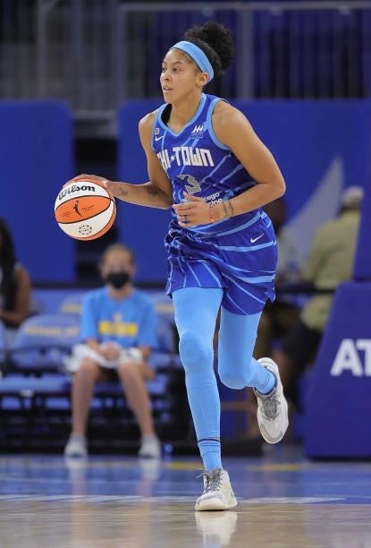Candace Parker of the Chicago Sky brings the ball up the court against the Las Vegas Aces at Wintrust Arena on September 05, 2021 in Chicago,...