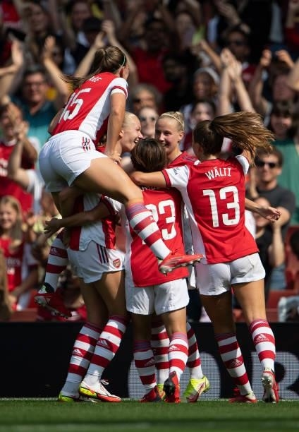 Beth Mead of Arsenal celebrates her goal with her team-mates during the Barclays FA Women's Super League match between Arsenal Women and Chelsea...