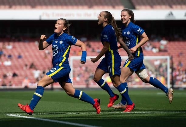 Erin Cuthbert of Chelsea celebrates her goal Guro Reiten and "nNiamh Charles during the Barclays FA Women's Super League match between Arsenal Women...